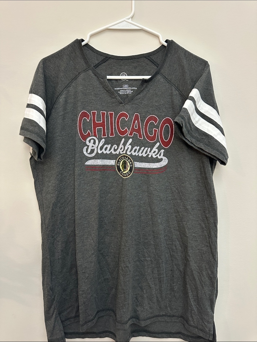 NHL Chicago Blackhawks Women's Short Sleeve V-Neck Tee Charcoal with Red & White